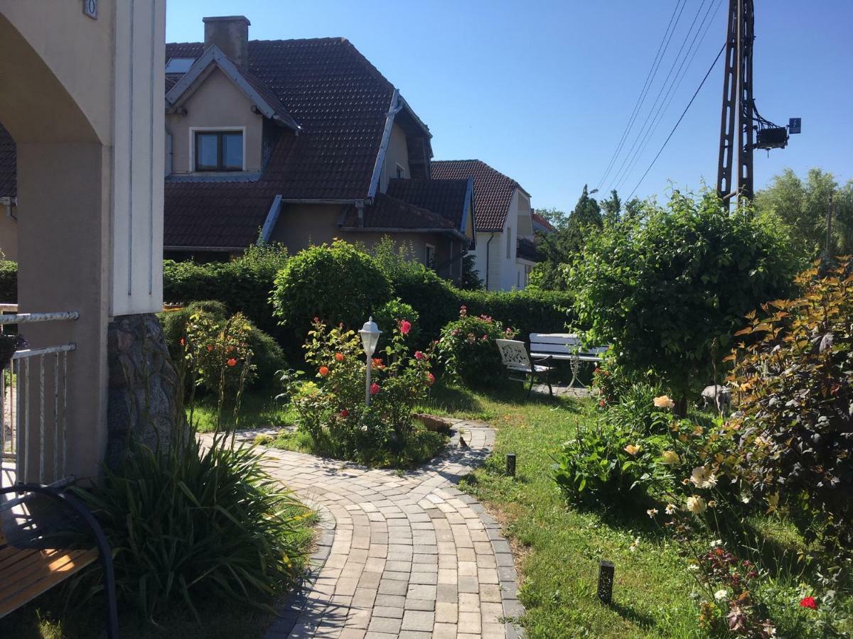 Dom Wakacyjny Karol Łeba Esterno foto
